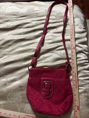 Women’s Croft and Barrow Pink Crossbody Bag with Buckle Accent